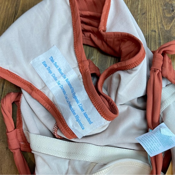 Kona Sol size small 4-6 orange one piece swimsuit - Picture 6 of 6